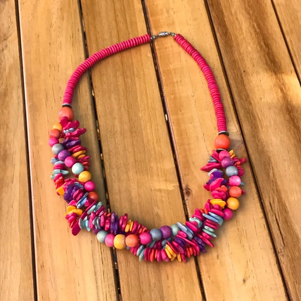 ☀️WEEKEND SALE☀️ ☀️Chunky painted wooden and jagged bead statement necklace - Picture 1 of 7